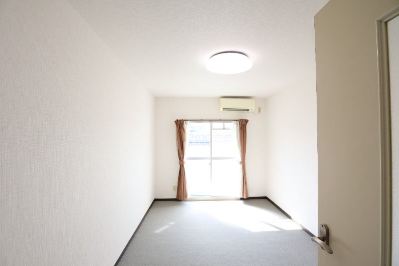 �y���ԁE���r���O�z�@