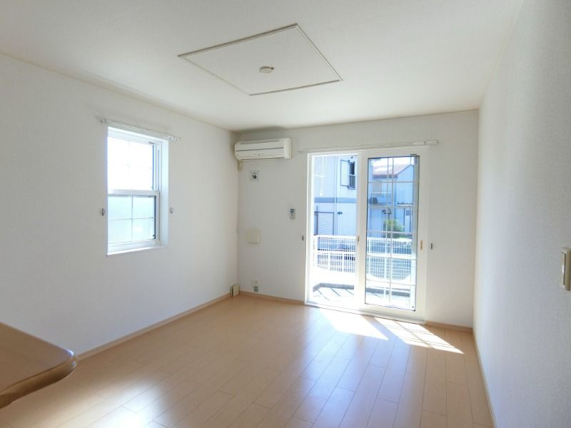 �y���ԁE���r���O�z�@