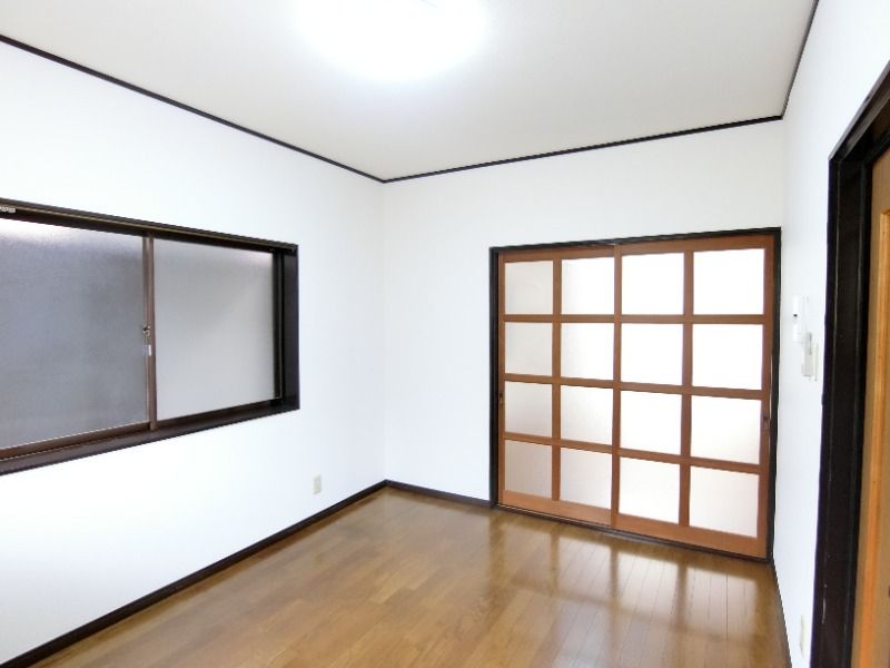 �y���ԁE���r���O�z�@