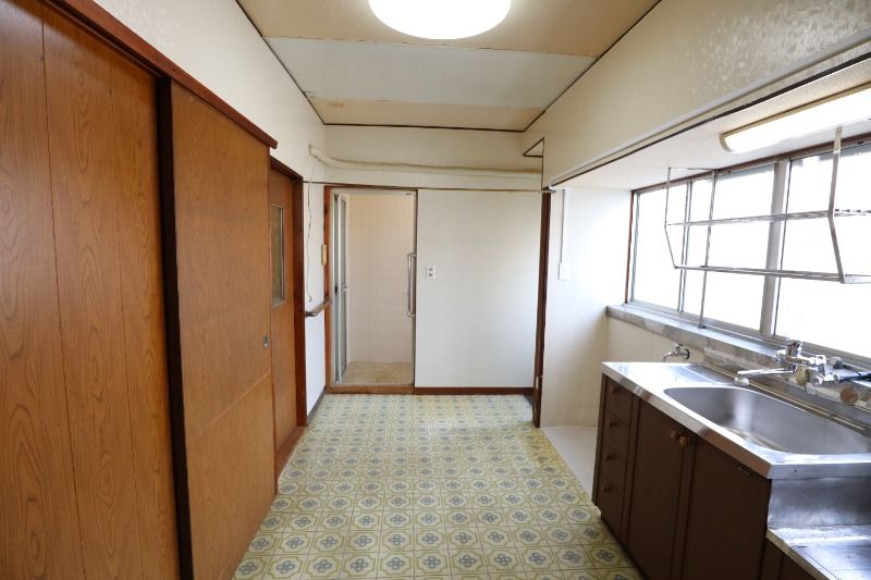 �y���ԁE���r���O�z�@