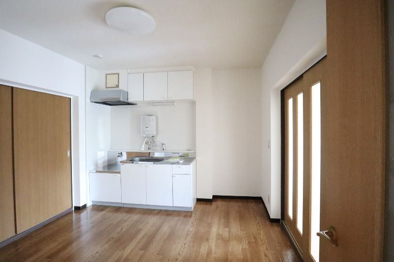 �y���ԁE���r���O�z�@