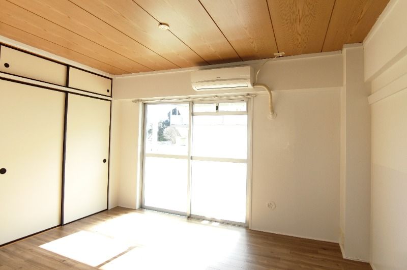 �y���ԁE���r���O�z�@