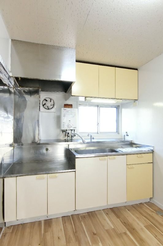 �y�L�b�`���z�@