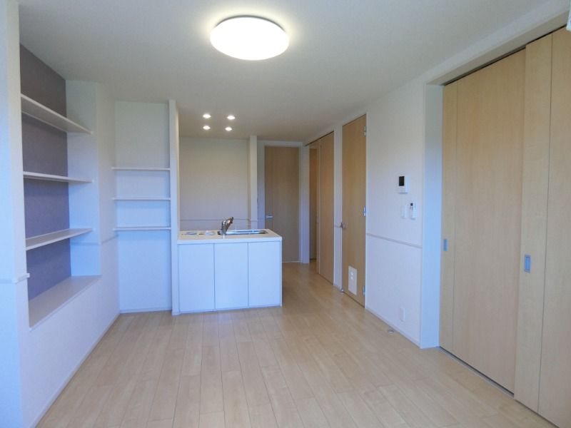 �y�����E���r���O�z�@