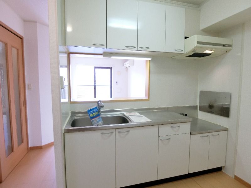 �y�L�b�`���z�@