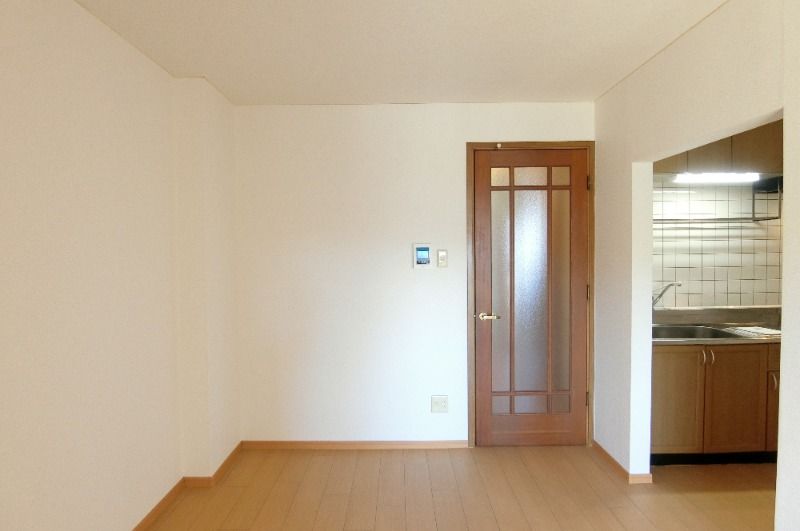 �y�����E���r���O�z�@