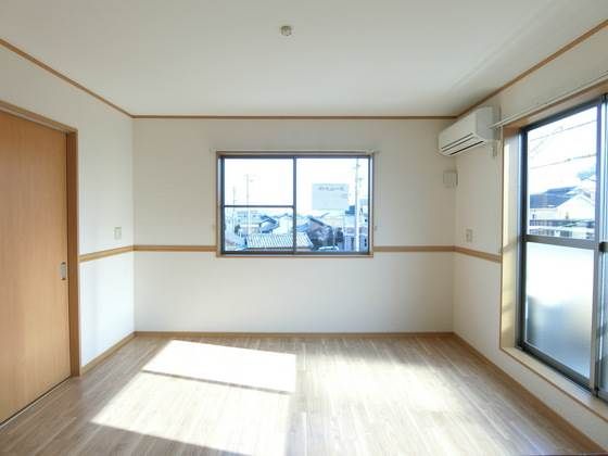 �y���ԁE���r���O�z�@