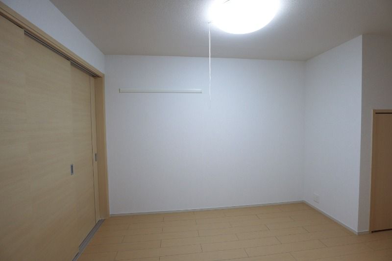 �y�����E���r���O�z�@