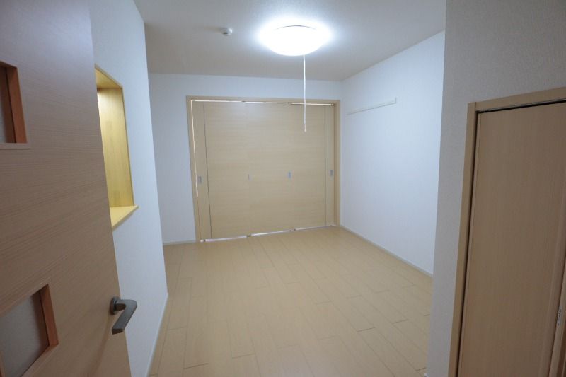 �y�����E���r���O�z�@