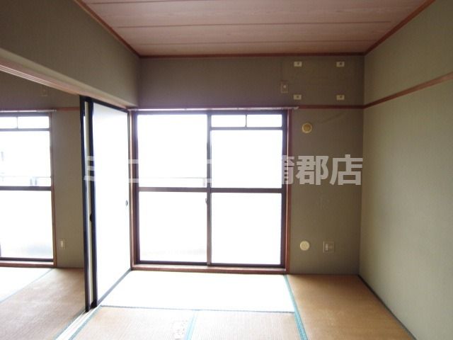 �y�����E���r���O�z�@