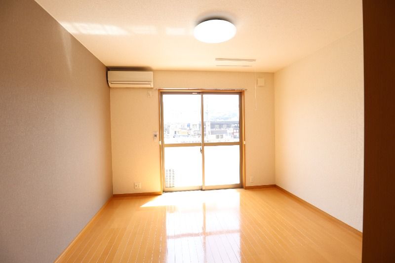 �y���ԁE���r���O�z�@���^�C�v