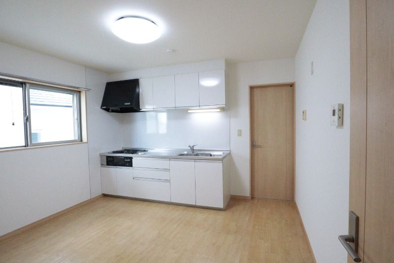 �y�����E���r���O�z�@