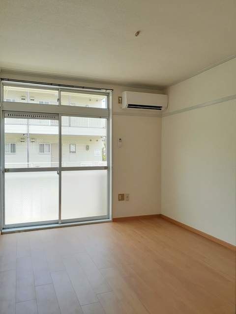 �y���ԁE���r���O�z�@