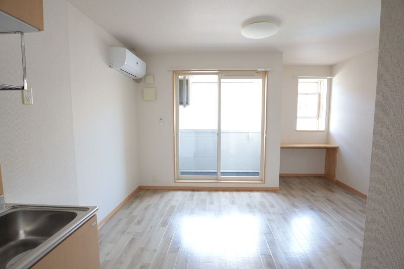 �y���ԁE���r���O�z�@