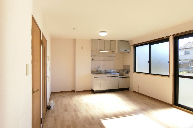 �y�����E���r���O�z�@