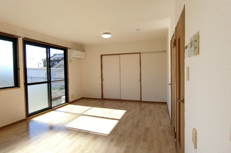 �y���ԁE���r���O�z�@