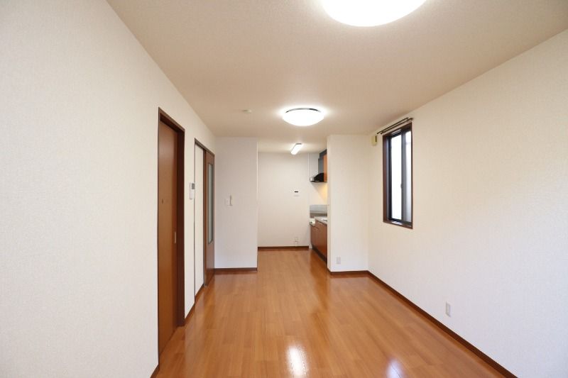 �y�����E���r���O�z�@