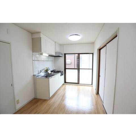 �y���ԁE���r���O�z�@