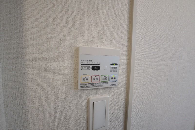 y̑ݔz@^Cv