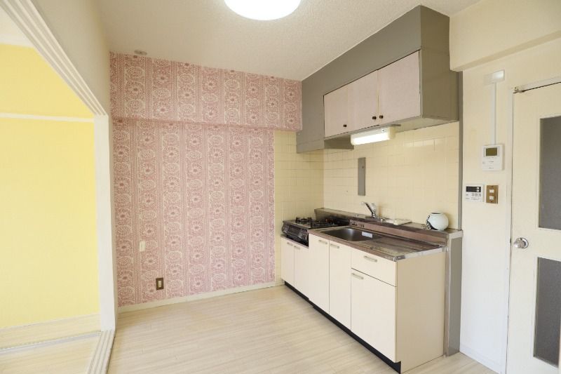 �y�L�b�`���z�@