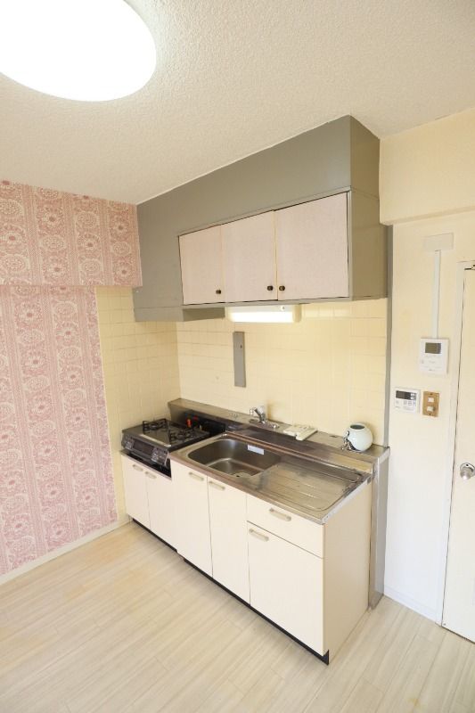 �y�L�b�`���z�@