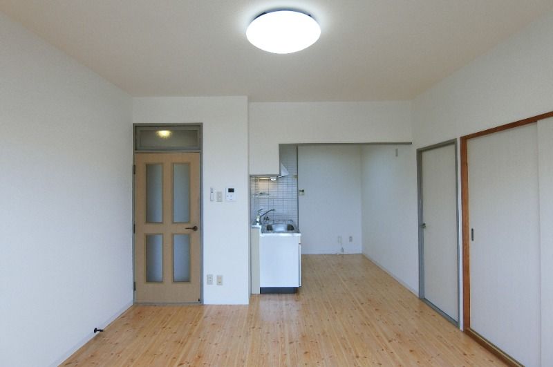 �y�����E���r���O�z�@