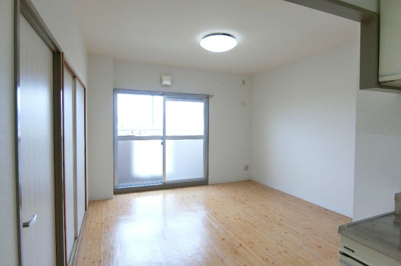 �y���ԁE���r���O�z�@