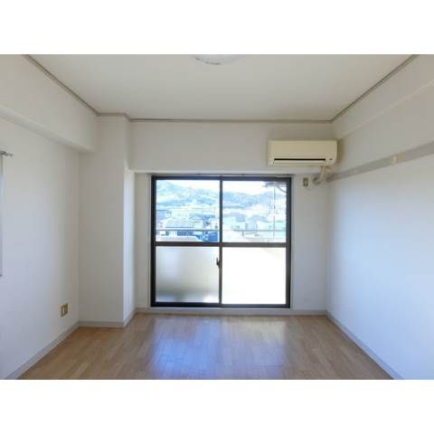 �y���ԁE���r���O�z�@