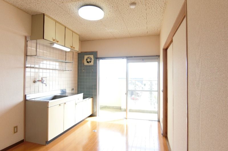 �y���ԁE���r���O�z�@