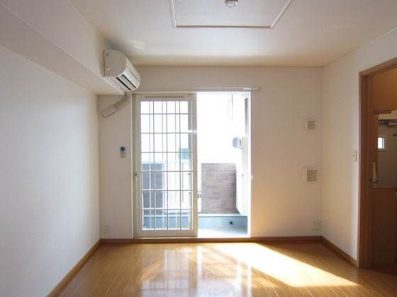 �y���ԁE���r���O�z�@