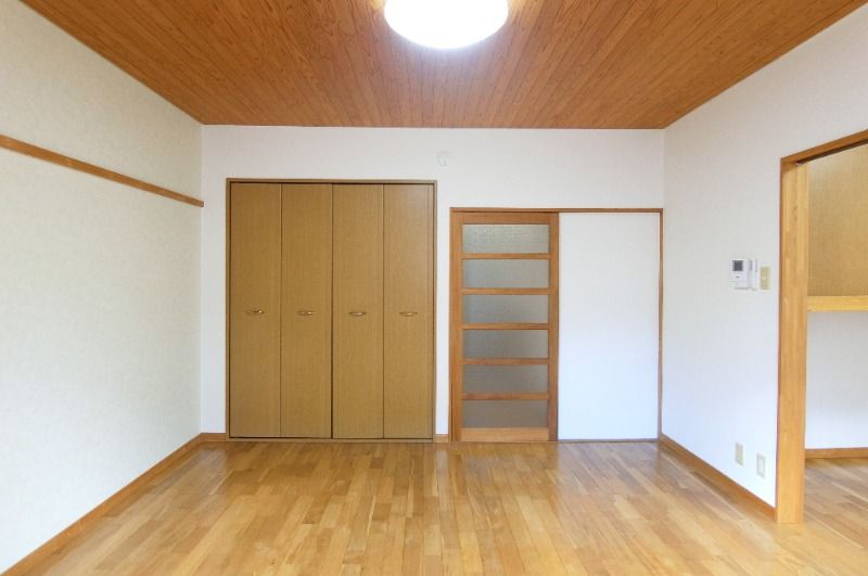 �y�����E���r���O�z�@