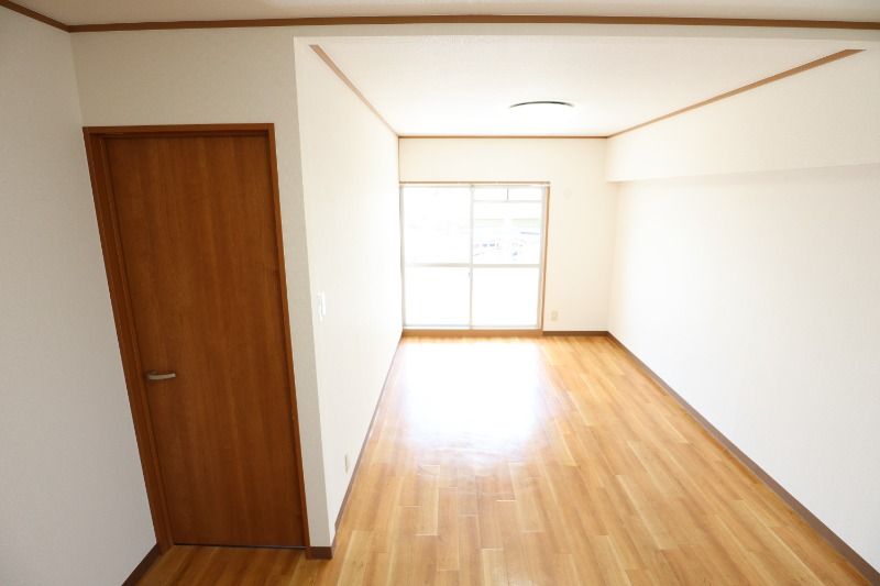 �y�����E���r���O�z�@