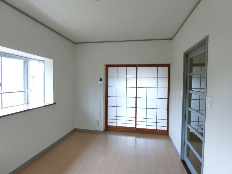 �y�����E���r���O�z�@