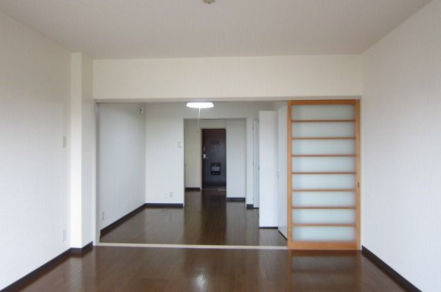 �y���ԁE���r���O�z�@