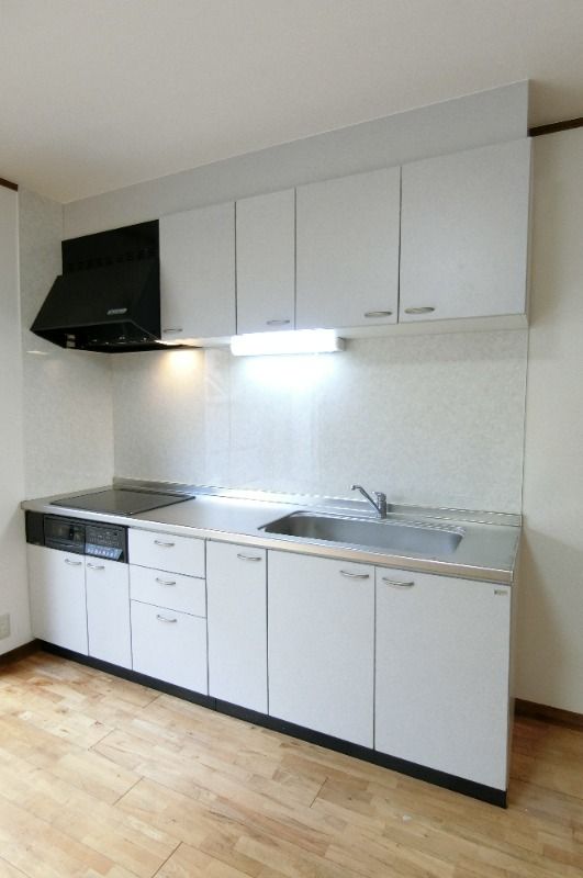 yLb`z@