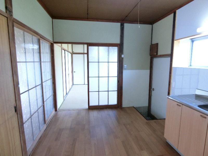 �y�����E���r���O�z�@