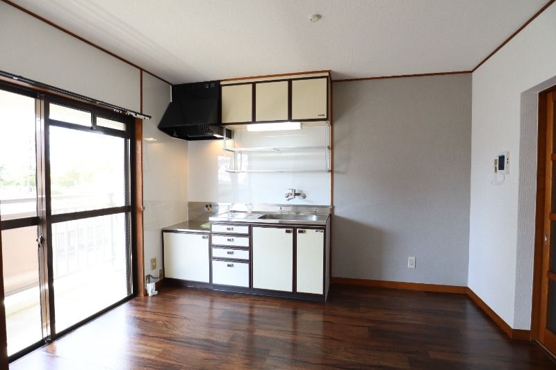 �y�����E���r���O�z�@