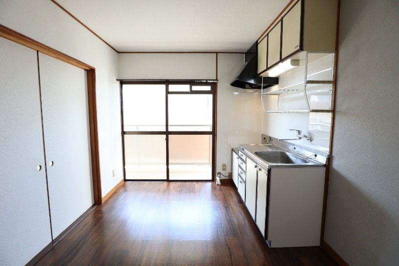 �y���ԁE���r���O�z�@