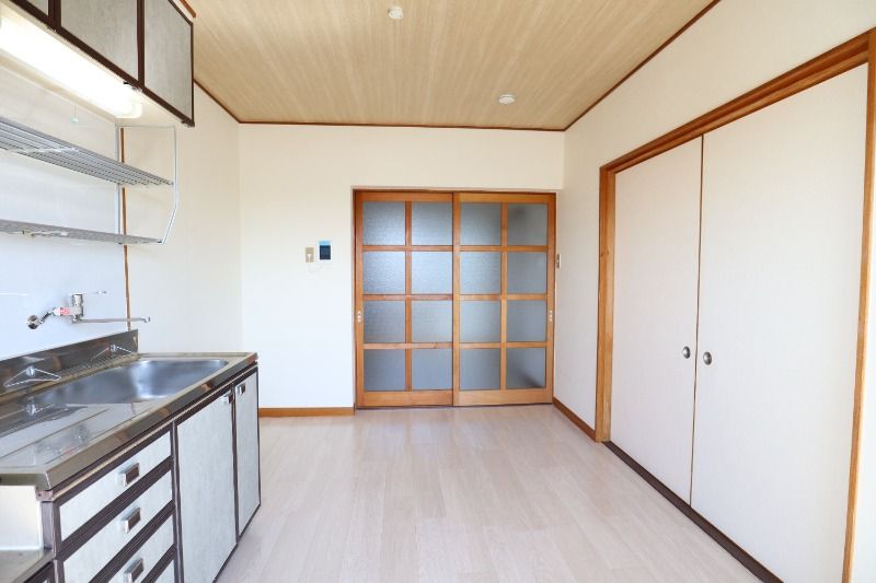 �y�����E���r���O�z�@