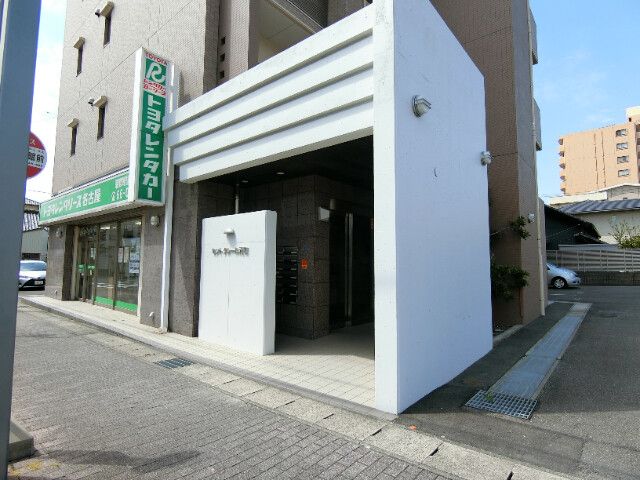 �y�G���g�����X�z�@