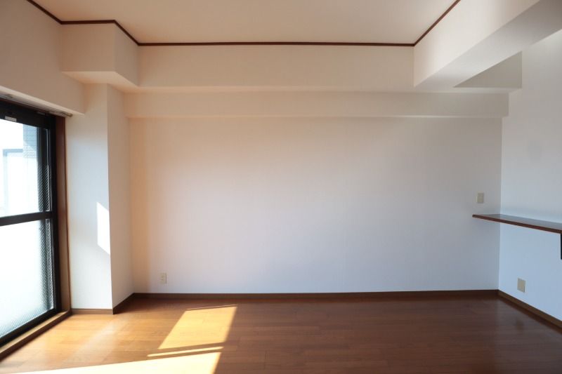 �y�����E���r���O�z�@