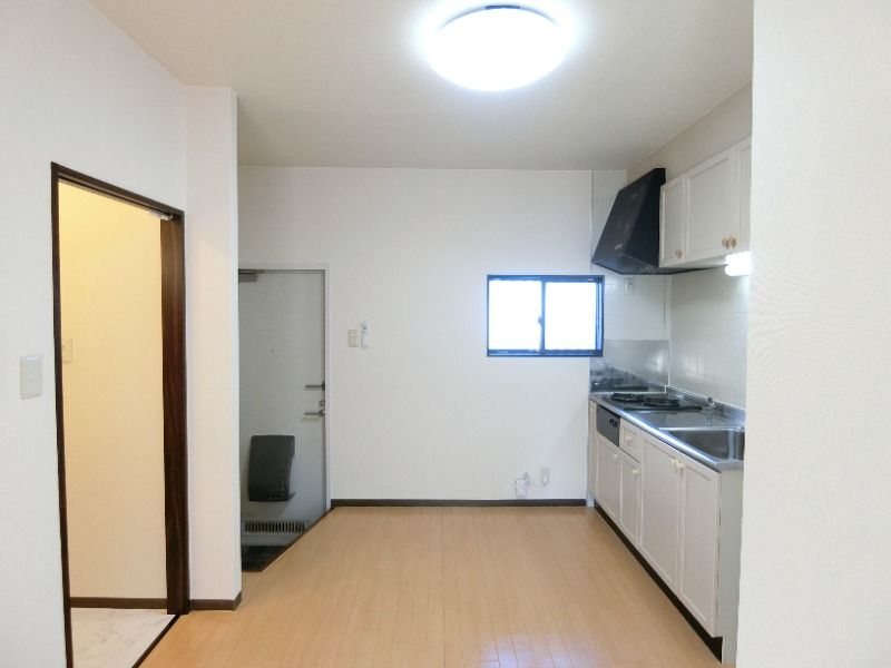 �y�����E���r���O�z�@