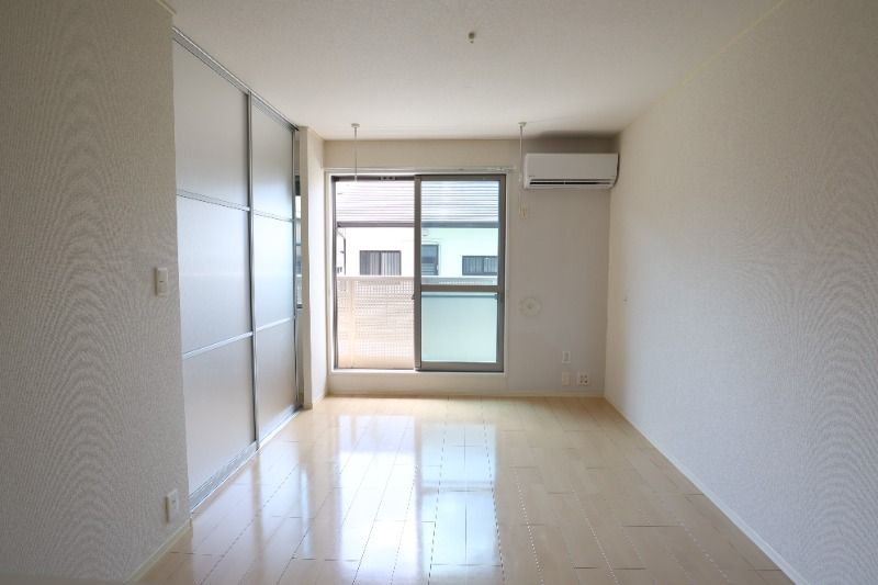 �y���ԁE���r���O�z�@