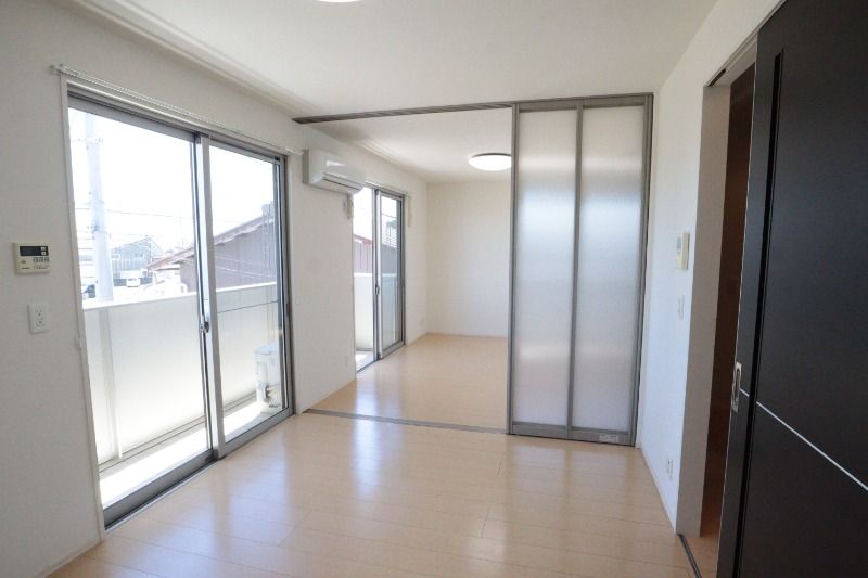 �y���ԁE���r���O�z�@