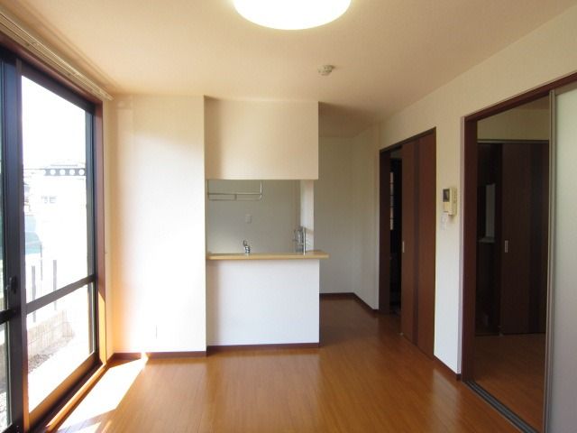 �y�����E���r���O�z�@