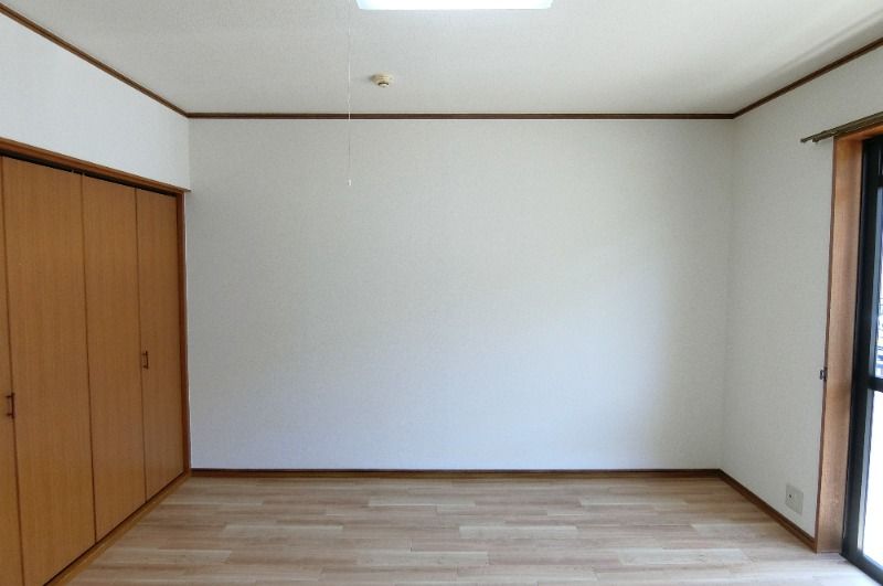 �y�����E���r���O�z�@