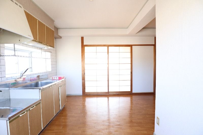 �y�����E���r���O�z�@