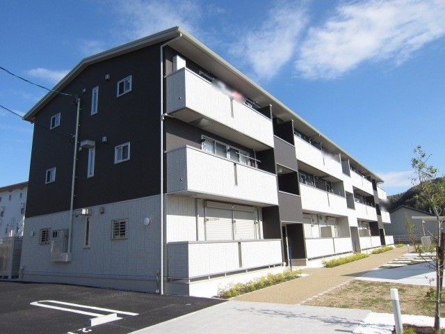 D-room�|�J�̌����O��