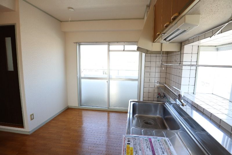 �y���ԁE���r���O�z�@