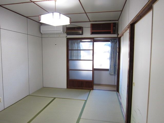 �y���ԁE���r���O�z�@